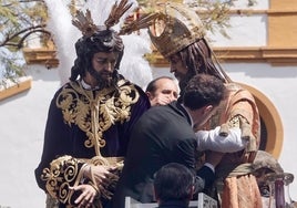 La imagen de San Gonzalo reparando el brazo de Caifás en la salida del templo