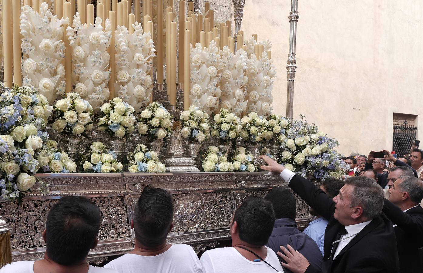 Salida de la hermandad de San Esteban en el Martes Santo de la Semana Santa de Sevilla 2023