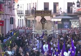 En vídeo: la elegancia de la Virgen de la Victoria de las Cigarreras en su entrada en la Campana