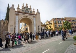 Los bares de Sevilla facturan en Semana Santa un 10% más que en 2022 pero no superan las cifras prepandémicas