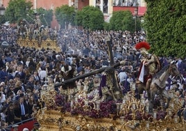 El Cristo de las Tres Caídas, sin música y con cambios, en el Santo Entierro Grande de Sevilla de 2023