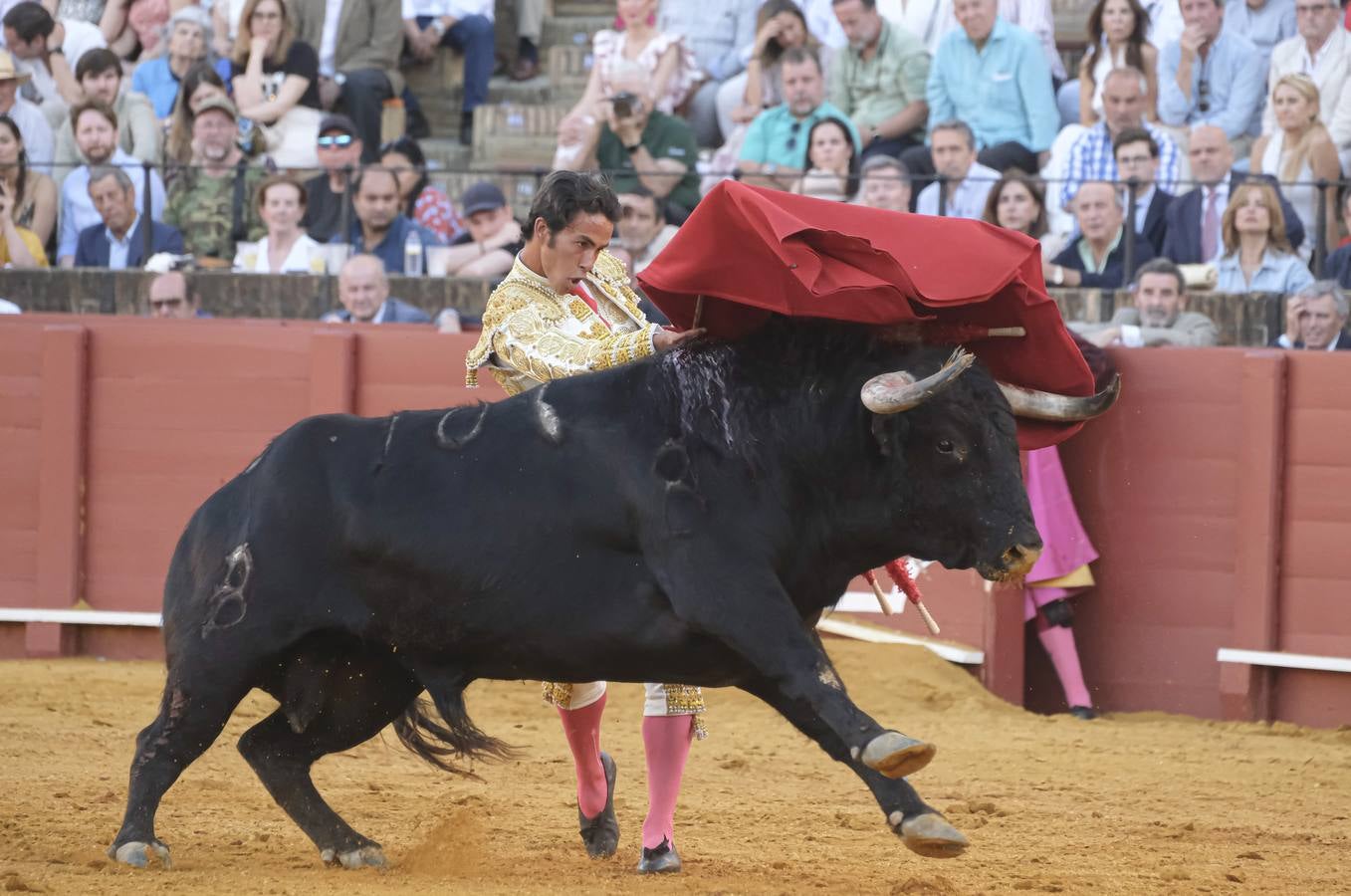José Ruiz Muñoz, en la corrida del dieciséis de abril de 2023 en la Plaza de Toros de Sevilla 