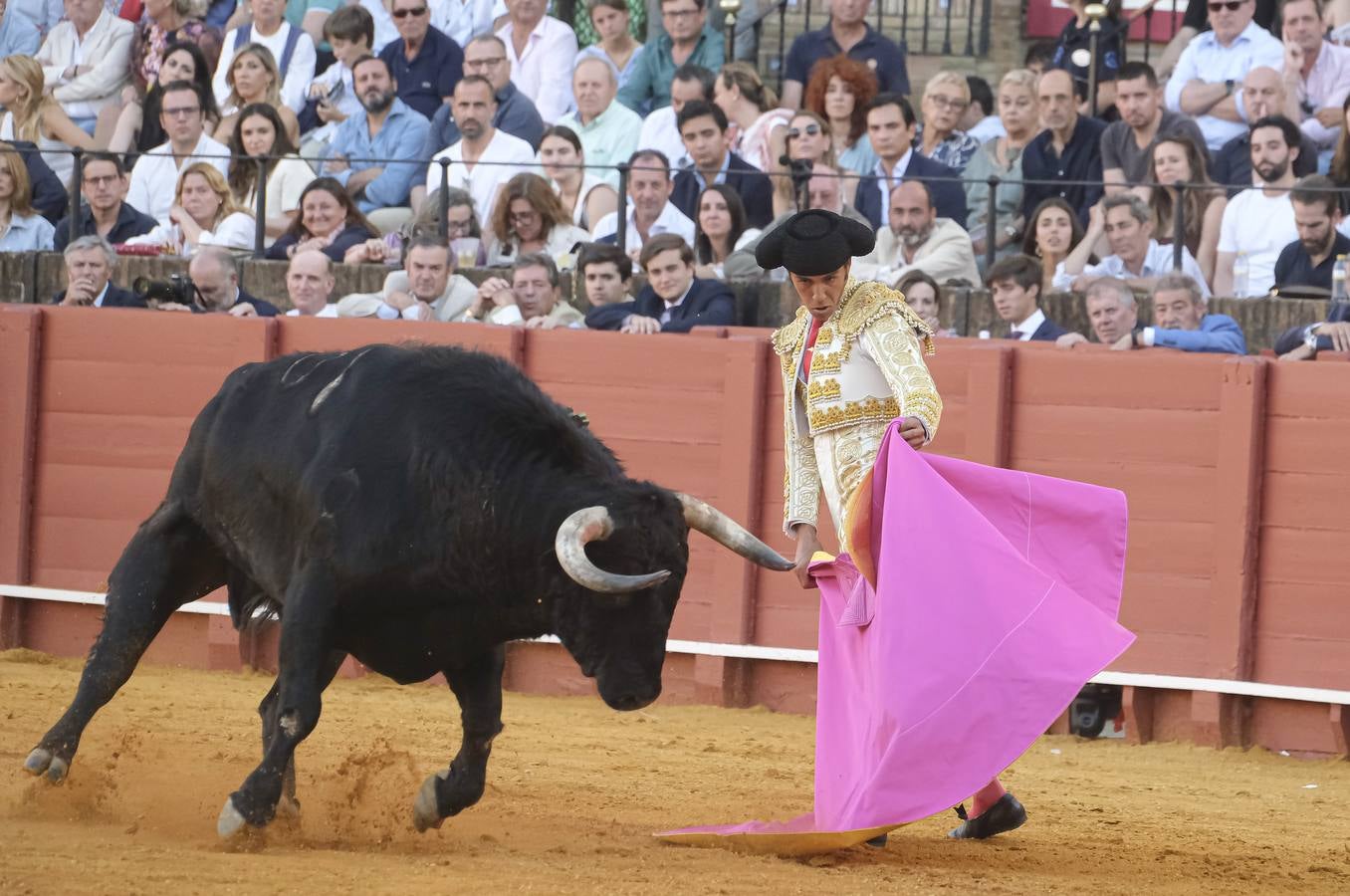 José Ruiz Muñoz, en la corrida del dieciséis de abril de 2023 en la Plaza de Toros de Sevilla 