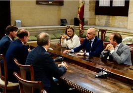La sequía centra la entrevista entre el alcalde de Sevilla y los empresarios