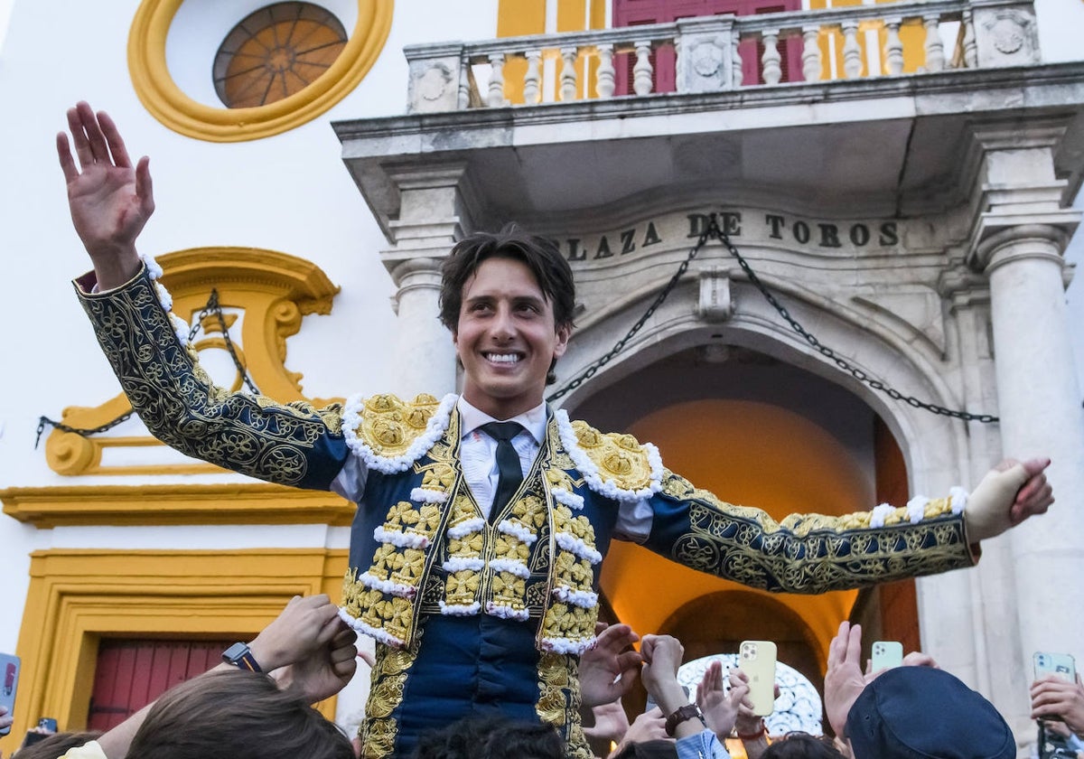 Roca Rey ha logrado su primera Puerta del Príncipe en la Maestranza