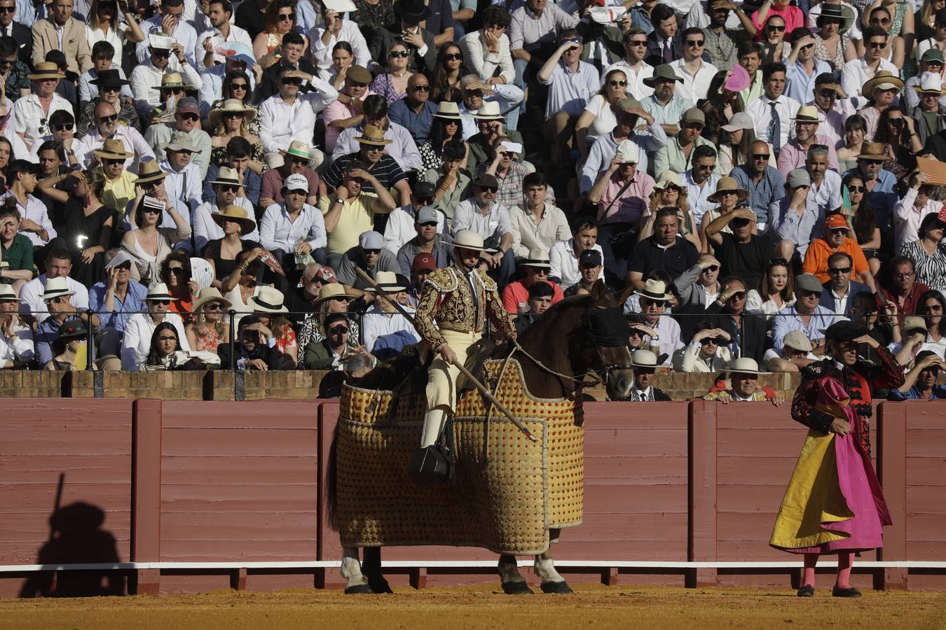 Detalles de la plaza de toros de Sevilla durante la corrida de Victorino Martín