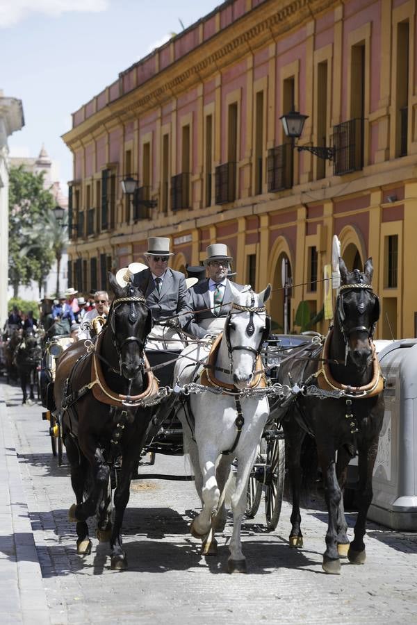 Participantes en el XI Campeonato Internacional de Enganches de Tradición (CIAT) y la Copa de Naciones, en la Plaza de España