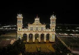 Alumbrado de la Feria de Sevilla 2023, en imágenes