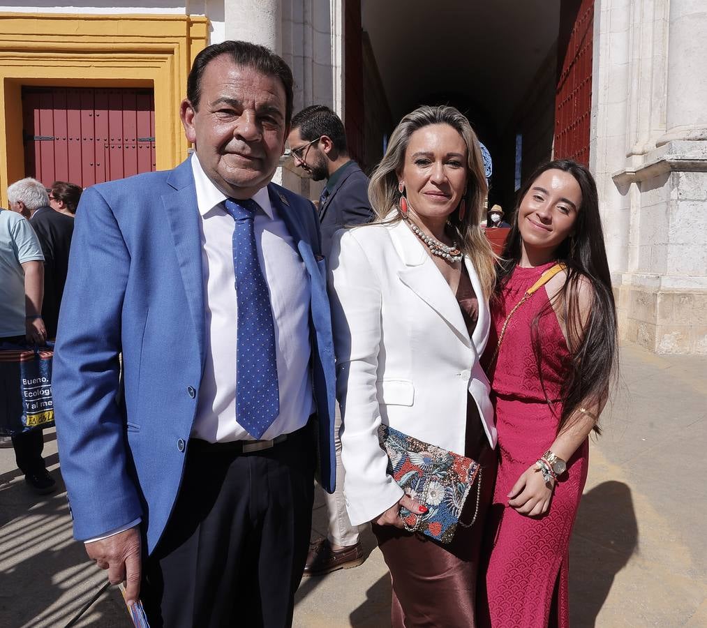 Manuel Berrocal y Milagros y Claudia Calderón