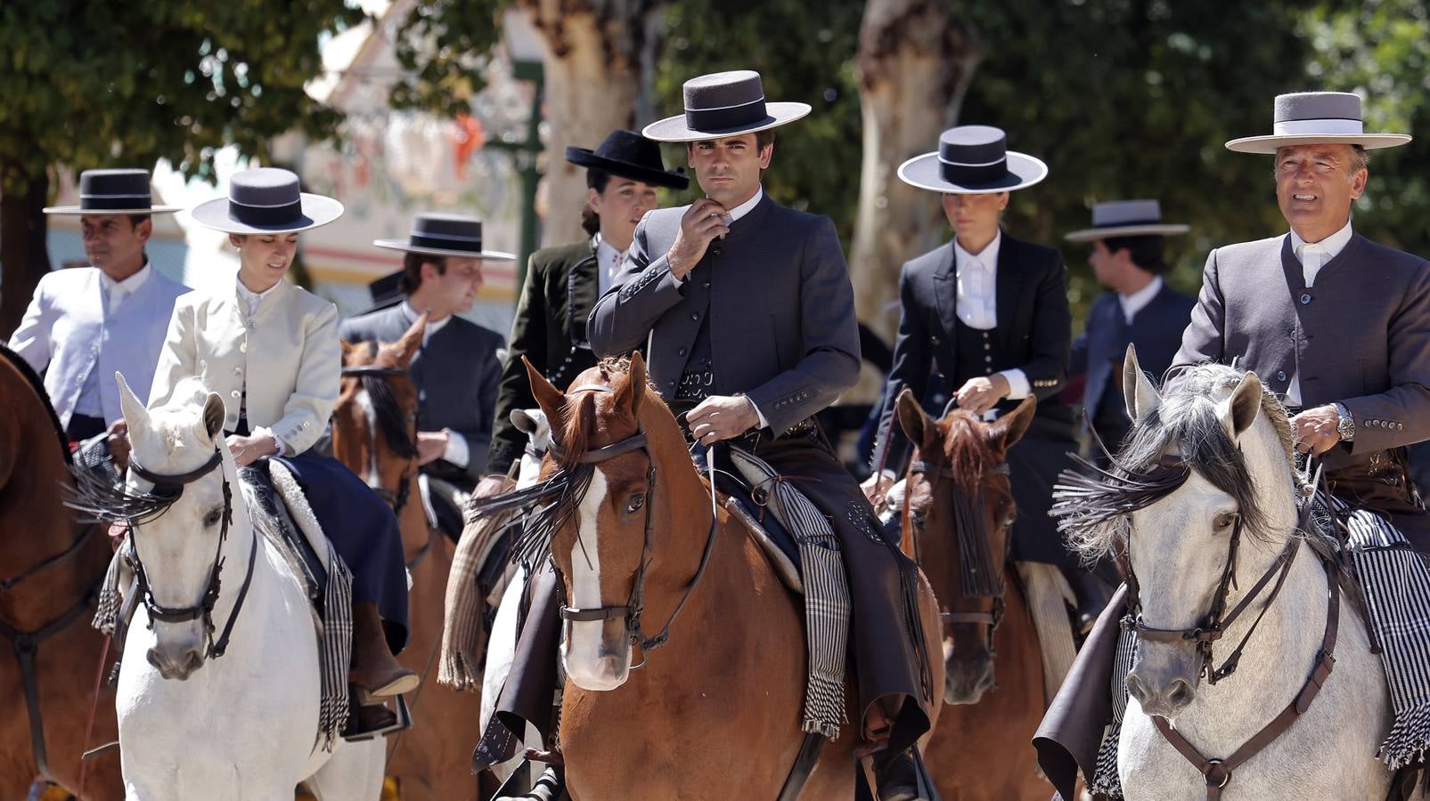 Calor y multitudes este lunes en el real de la Feria