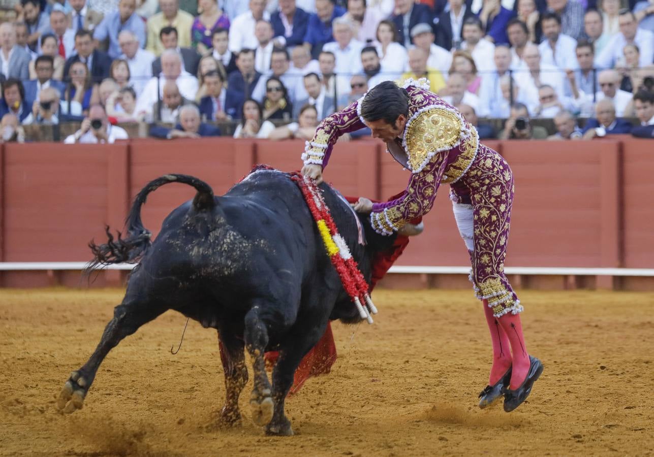 Emilio de Justo ha cortado dos orejas este lunes en la plaza de toros de Sevilla