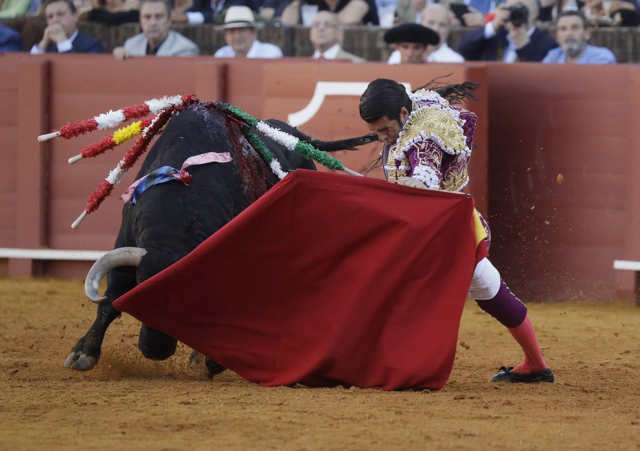 Emilio de Justo ha cortado dos orejas este lunes en la plaza de toros de Sevilla