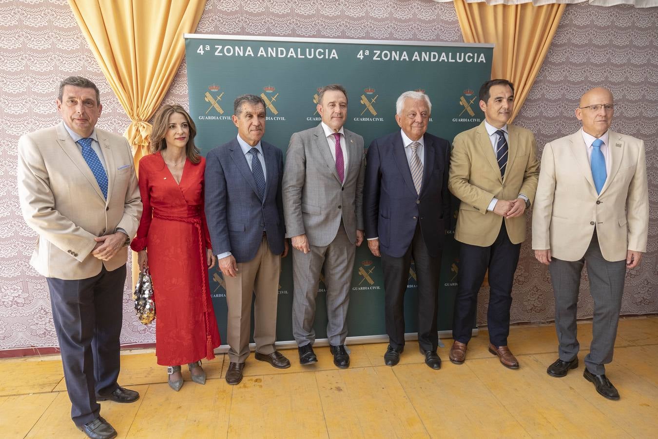 La Guardia Civil también ha celebrado su recepción en la histórica caseta de 'La Pareja'