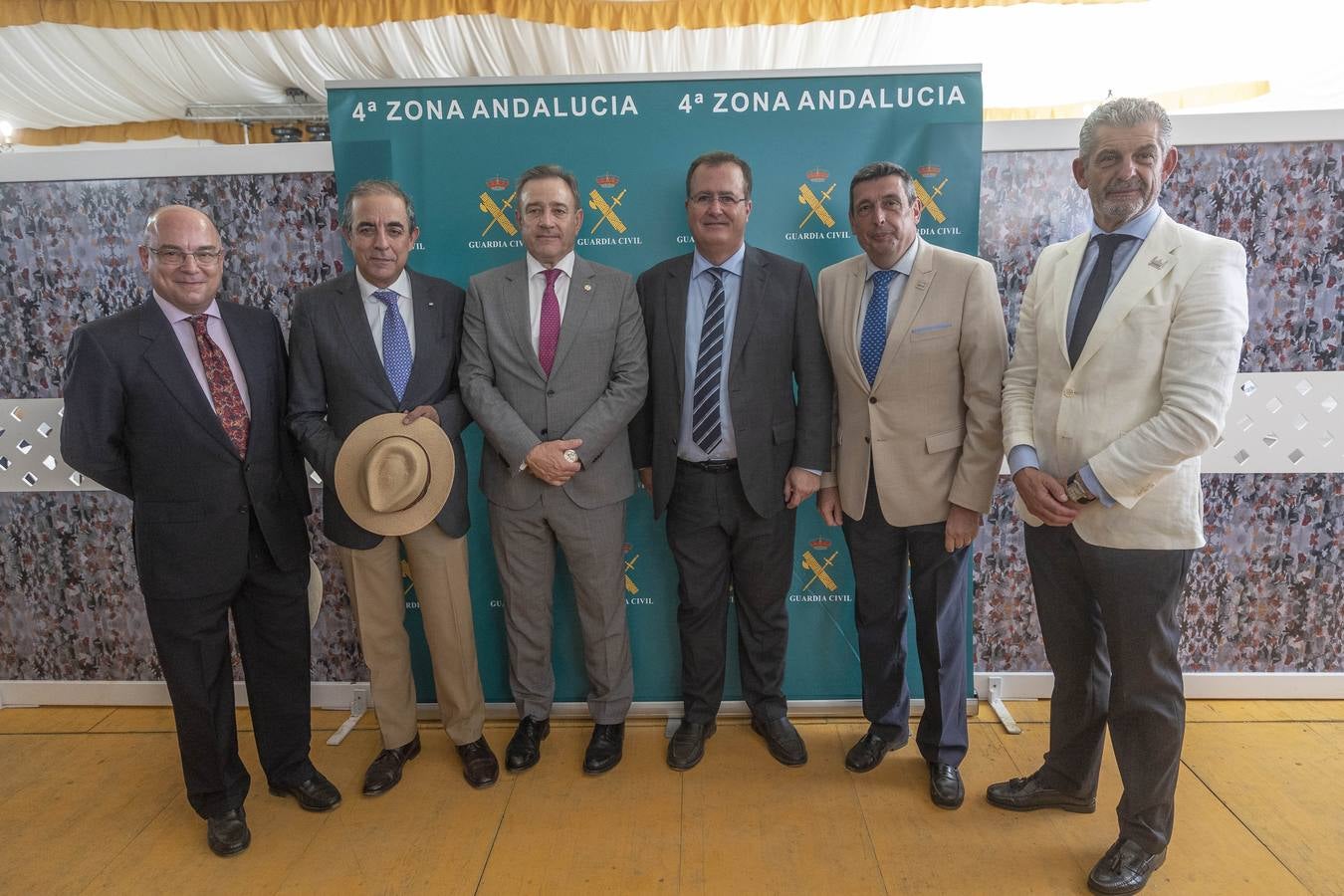 La Guardia Civil también ha celebrado su recepción en la histórica caseta de 'La Pareja'