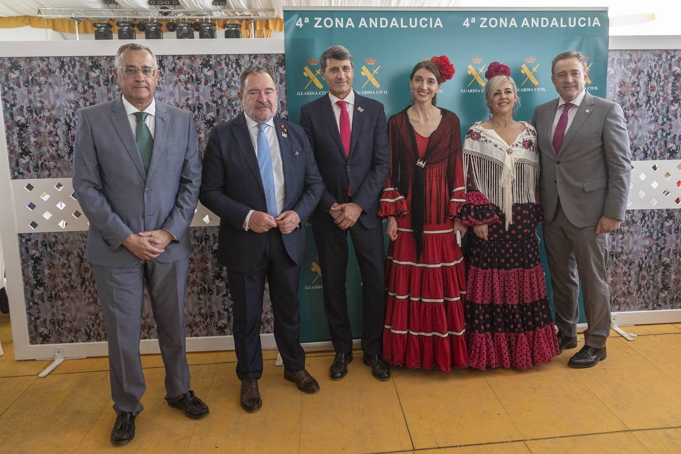 La Guardia Civil también ha celebrado su recepción en la histórica caseta de 'La Pareja'