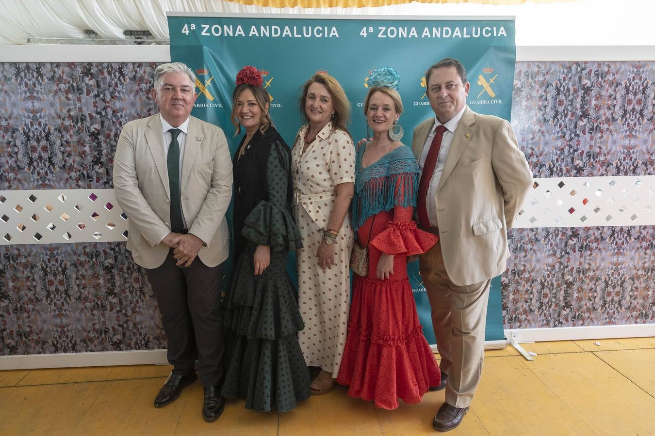 La Guardia Civil también ha celebrado su recepción en la histórica caseta de 'La Pareja'