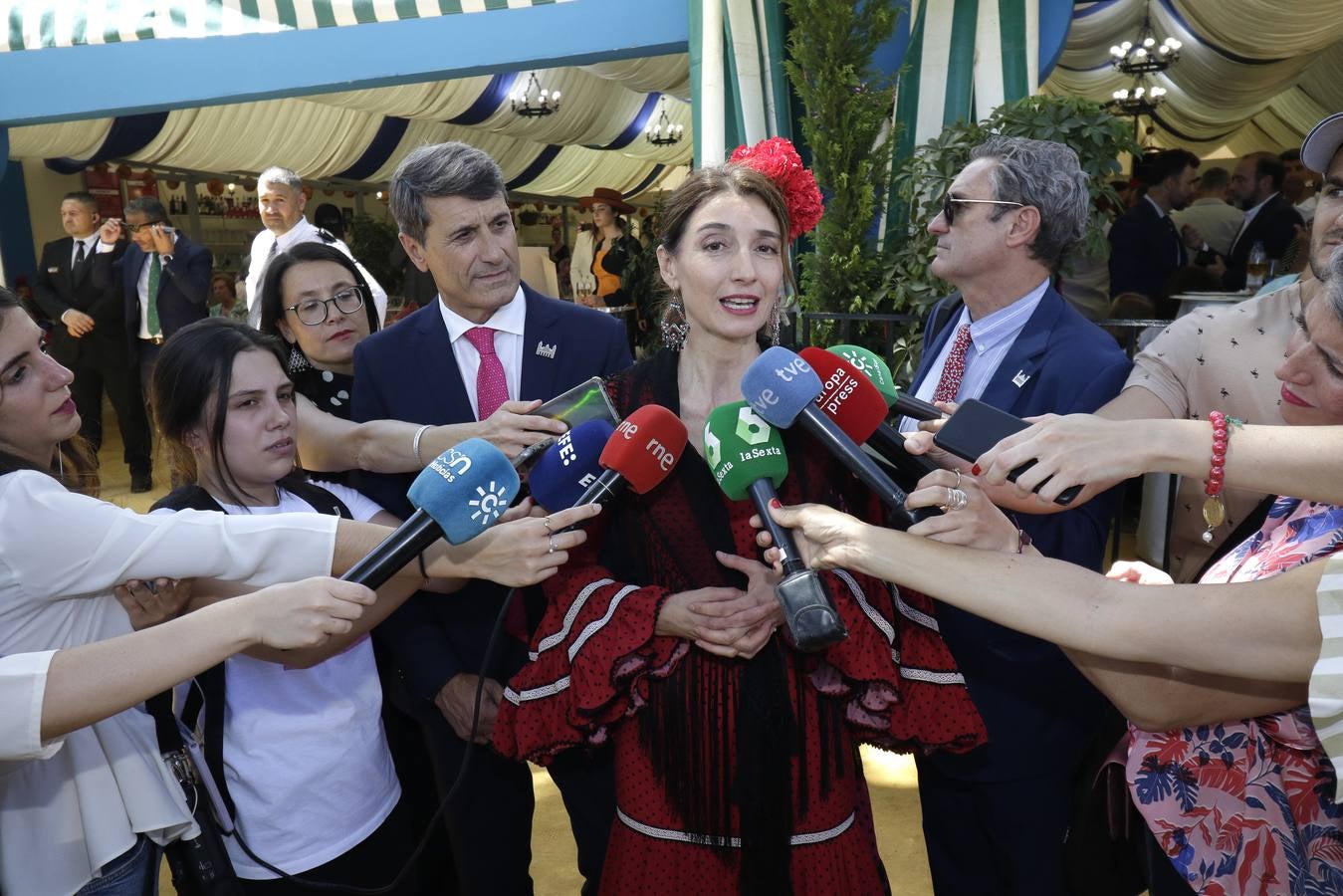 La ministra de Justicia, Pilar Llop, ha acudido a la recepción en la caseta de la Policía Nacional