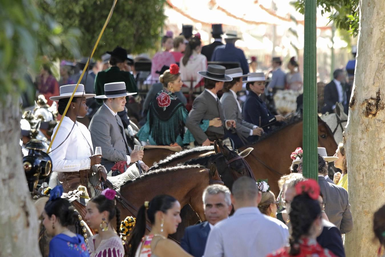 Multitudinaria jornada de Feria, previa al festivo
