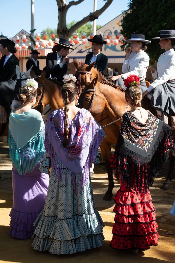 Multitudinaria jornada de Feria, previa al festivo