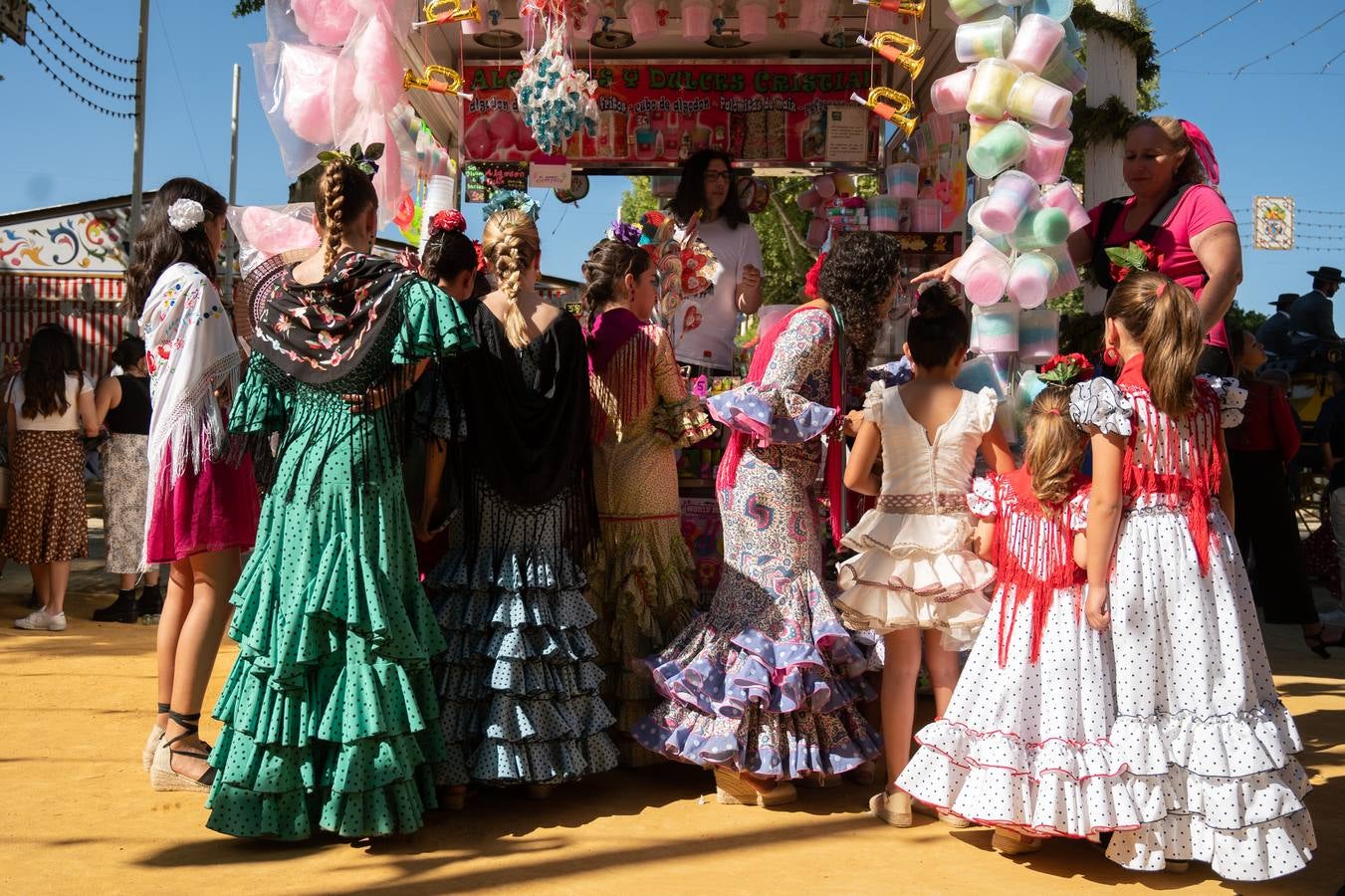 Multitudinaria jornada de Feria, previa al festivo