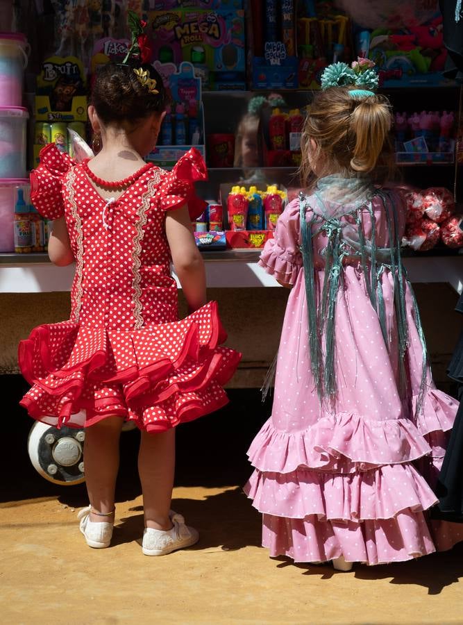 Multitudinaria jornada de Feria, previa al festivo