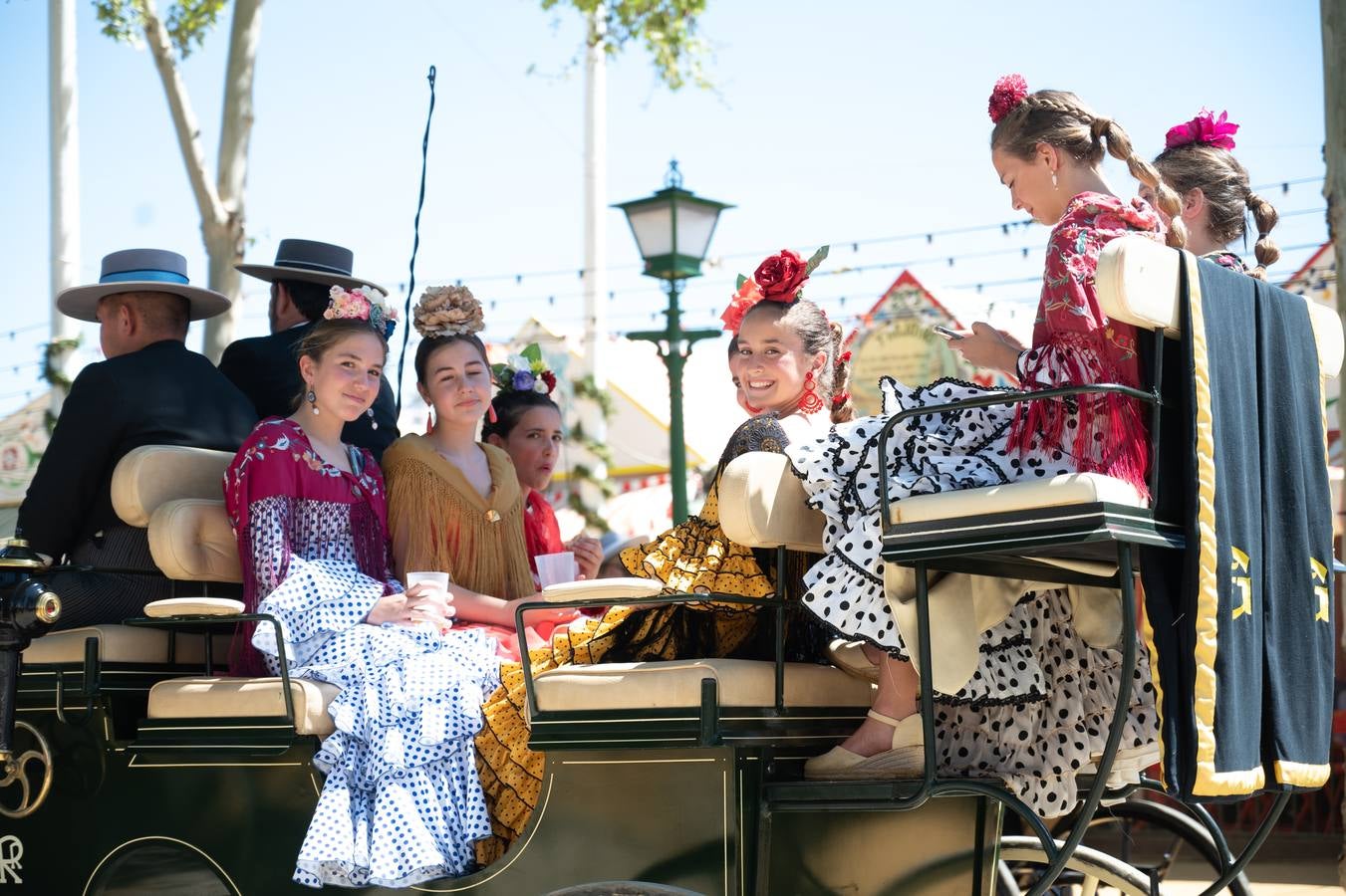 Multitudinaria jornada de Feria, previa al festivo