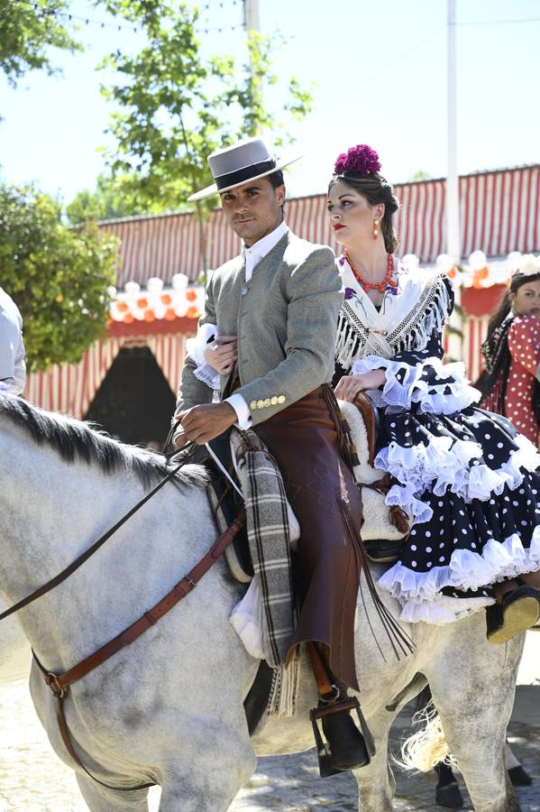 Ambiente en el real este miércoles festivo de la Feria de Abril 2023