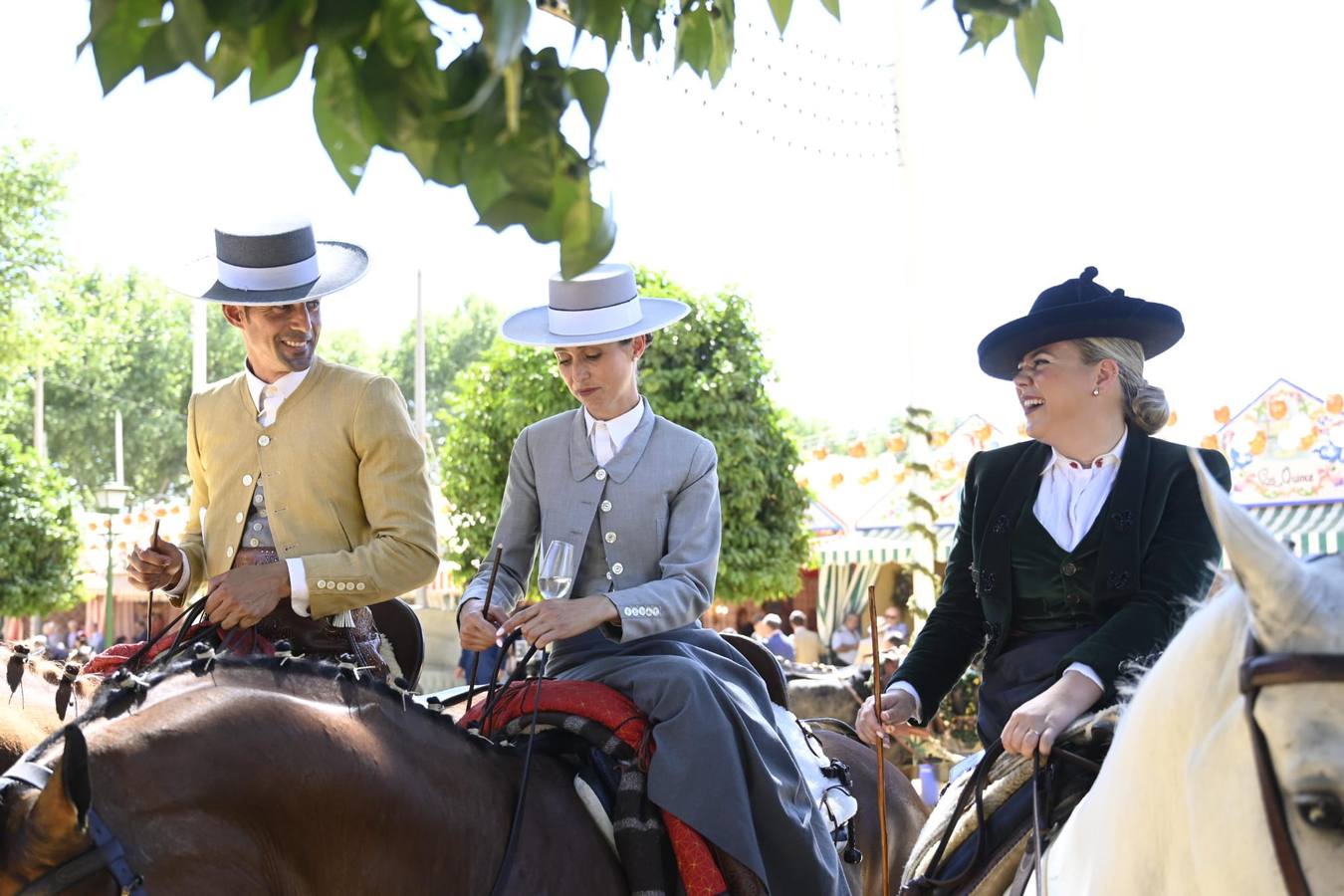 Ambiente en el real este miércoles festivo de la Feria de Abril 2023