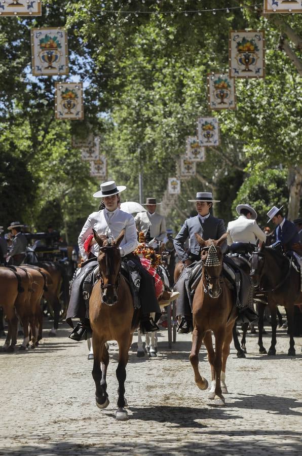 Ambiente en el real este miércoles festivo de la Feria de Abril 2023