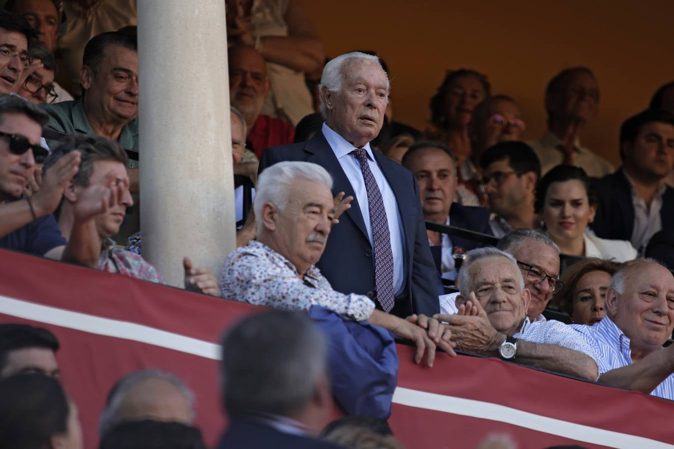 Curro Romero, atento a la lidia este miércoles