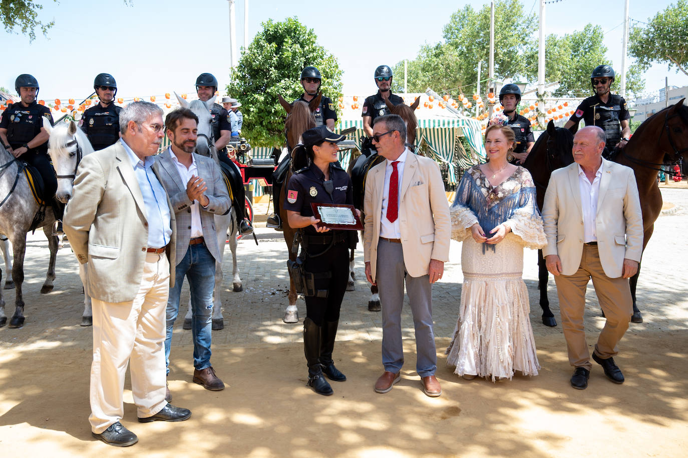 Real homenaje al Escuadrón de Caballería de la Policía