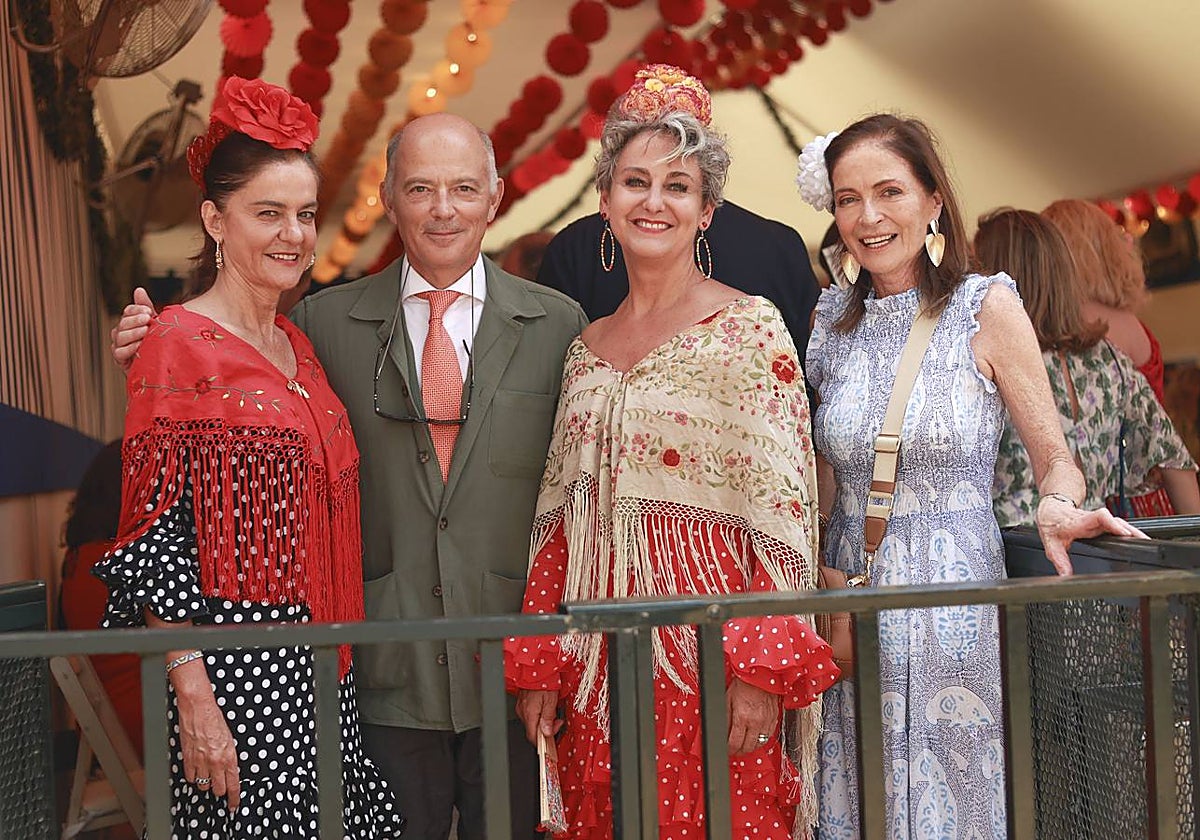 Almudena Moncada Paternó Castello, Kubrat de Bulgaria, Carla Royo-Villanova y Mónica Dammert