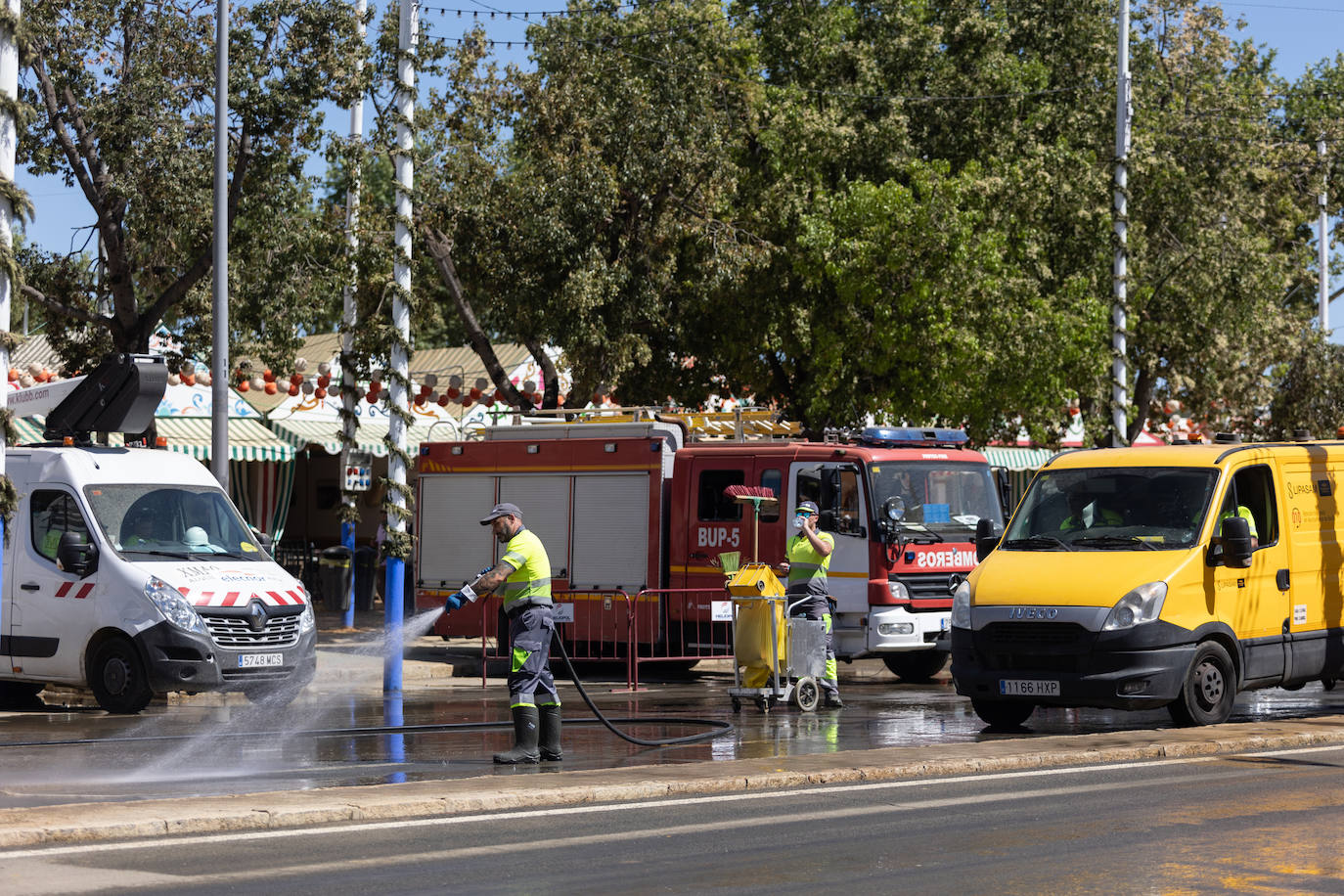 Ambiente en el Real durante el último día de la Feria de Abril de 2023