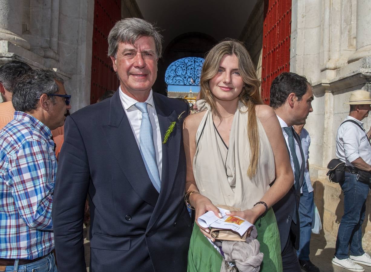 Cayetano Martínez de Irujo y Fitz-James Stuart y Amina Martínez de Irujo y Casanova