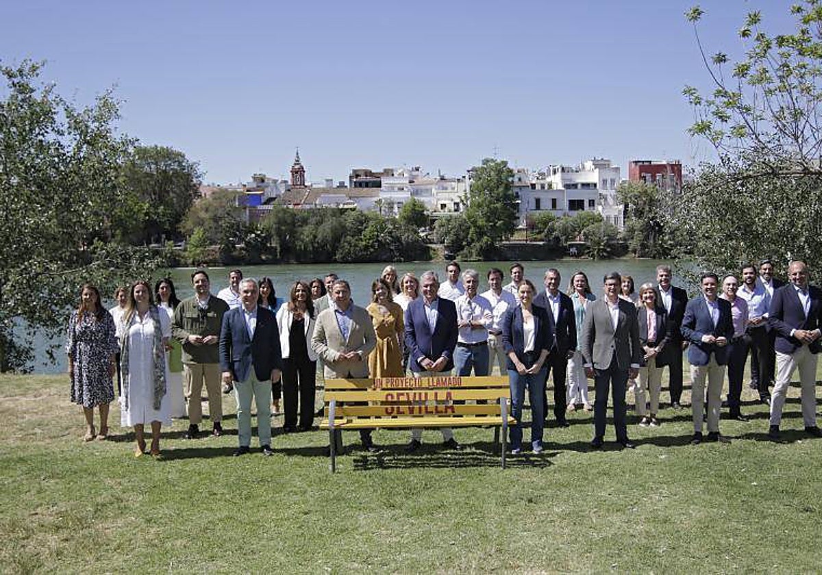 Los integrantes de la lista del PP Sevilla para las elecciones municipales del 28M
