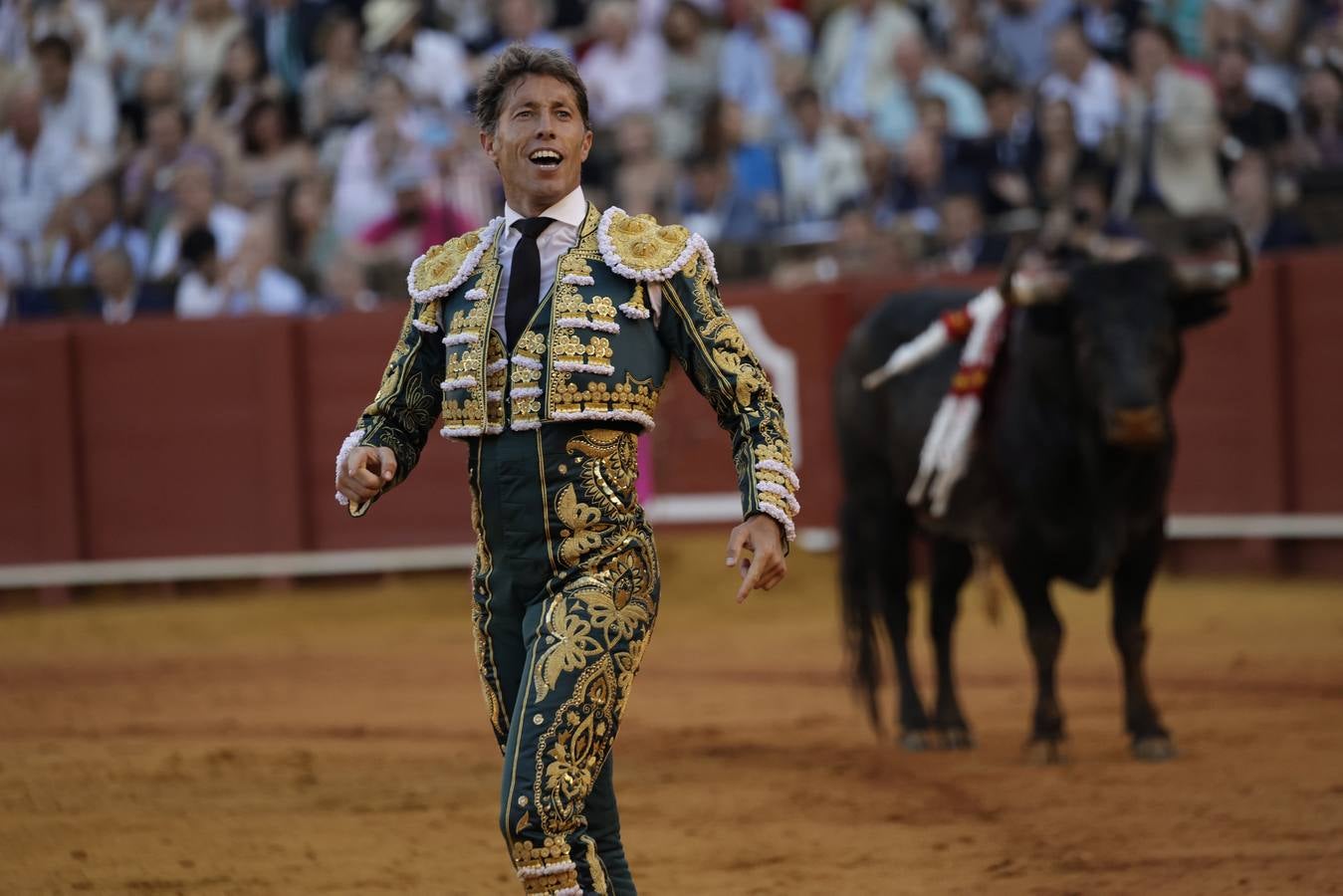 Escribano cortó una oreja y se le resistió la segunda por una mal estocada