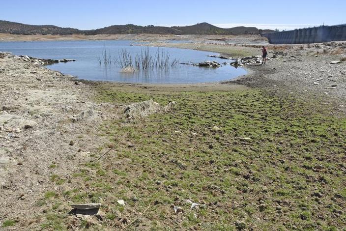 Alerta por sequía en Sevilla: ¿qué podemos hacer con el agua y qué está prohibido?