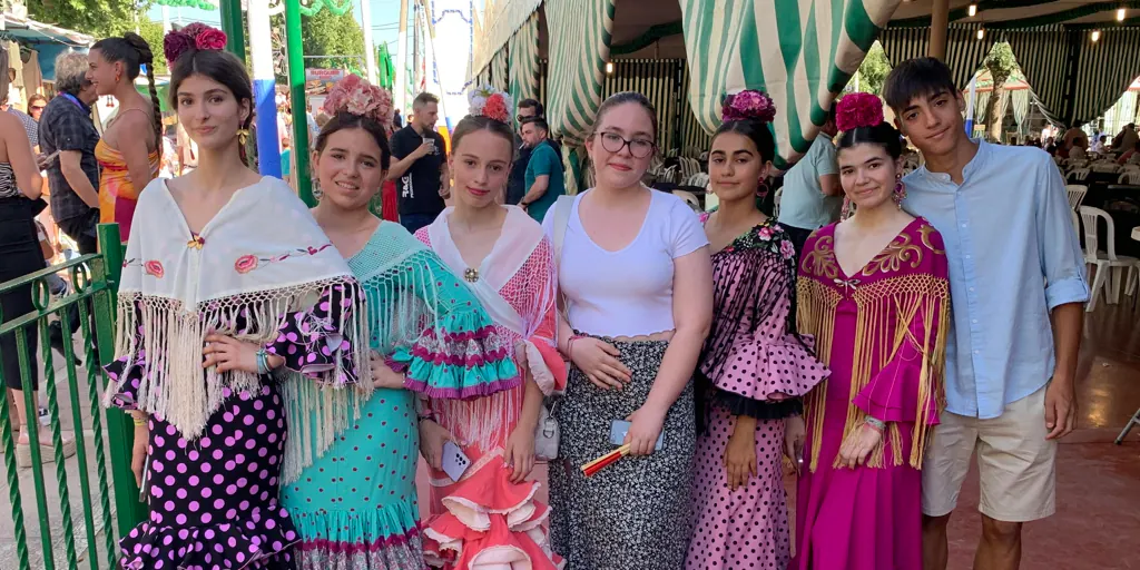 La Feria De Dos Hermanas Resplandece De D A Y El Tardeo Se Impone