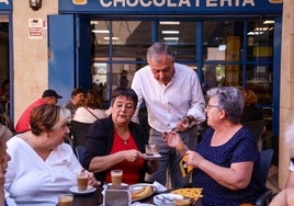 El PP se compromete a rehabilitar viviendas en Alcosa y Vox a bajar los impuestos en Sevilla