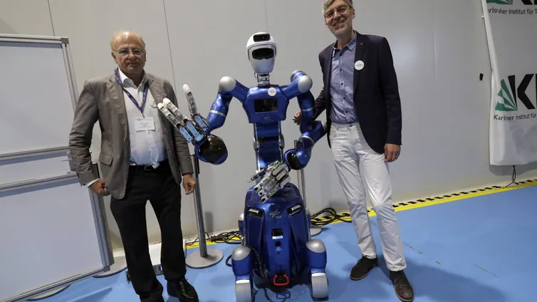 Imágenes de los robots humanoides que visitan la Universidad de Sevilla