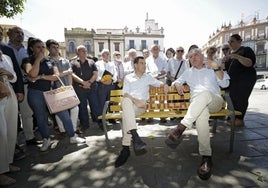 Los candidatos visitan Triana prometiendo reurbanizaciones y nuevos centros cívicos