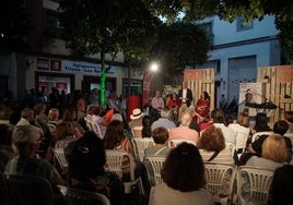 Muñoz promete una piscina pública y un nuevo centro cívico en Triana