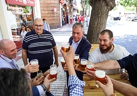José Luis Sanz promete una ordenanza especial para los bares históricos de Sevilla