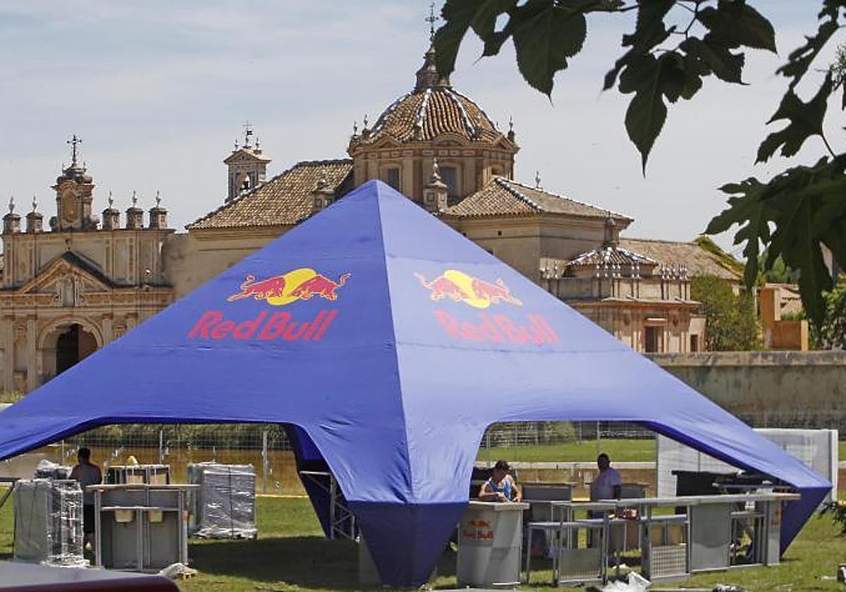 Una de las carpas del Festival Interestelar en el CAAC