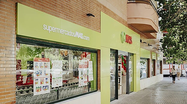 Grupo MAS, que tiene además de Supermerados MAS tiene la enseña Cash Fresh, ocupa el segundo puesto en el ranking de la distribución comercial de Sevilla y el quinto en el andaluz