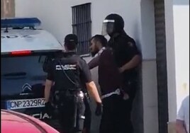 Detenido el candidato a la Alcaldía de San Juan de Aznalfarache por el PCTE mientras intentaba parar un desahucio
