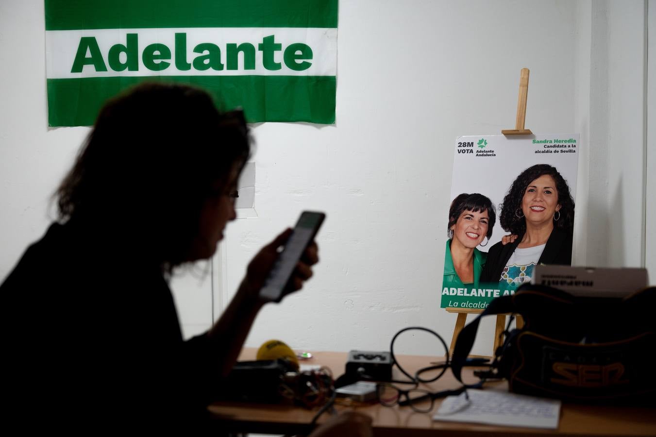 La candidata de Adelante Andalucía, Sandra Heredia, en la sede de su partido