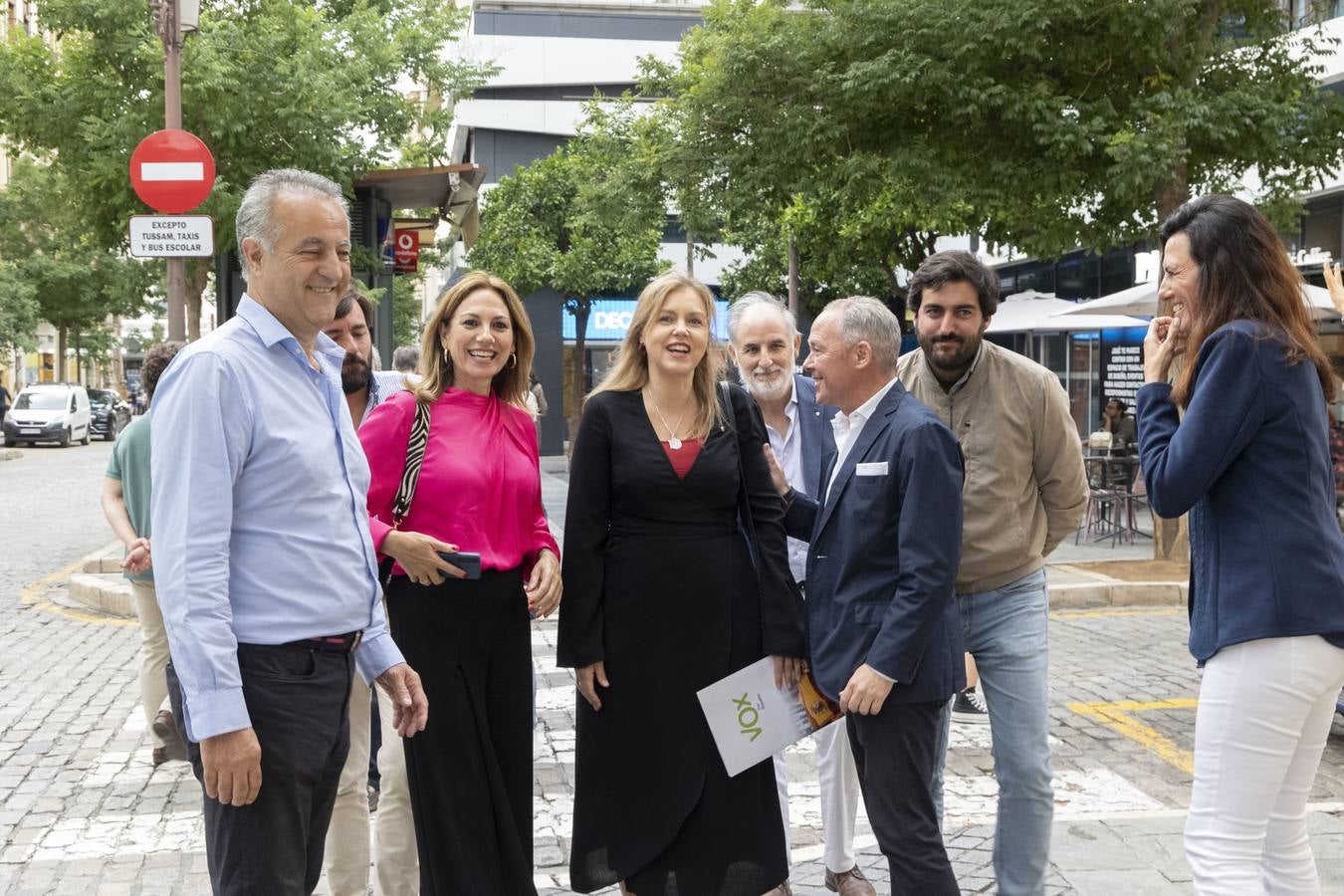 Llegada de Cristina Peláez a la sede del partido en Sevilla