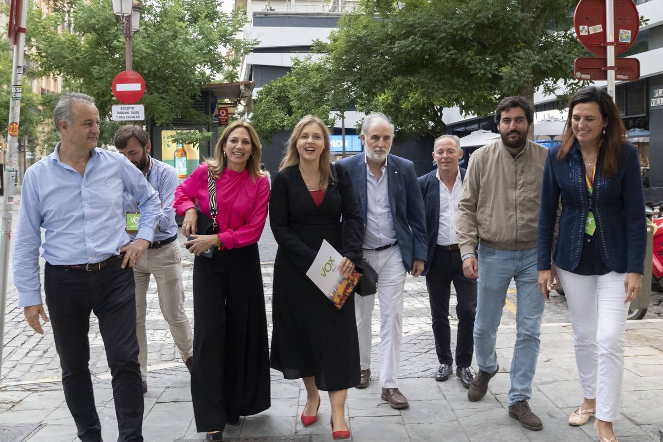 Llegada de Cristina Peláez a la sede del partido en Sevilla