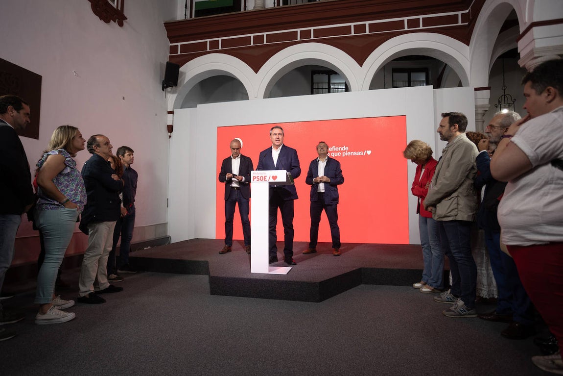 La noche electoral en la sede del PSOE, ubicada en la calle San Vicente